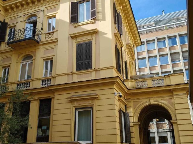 Palazzo / Stabile - Via Abruzzi - Roma